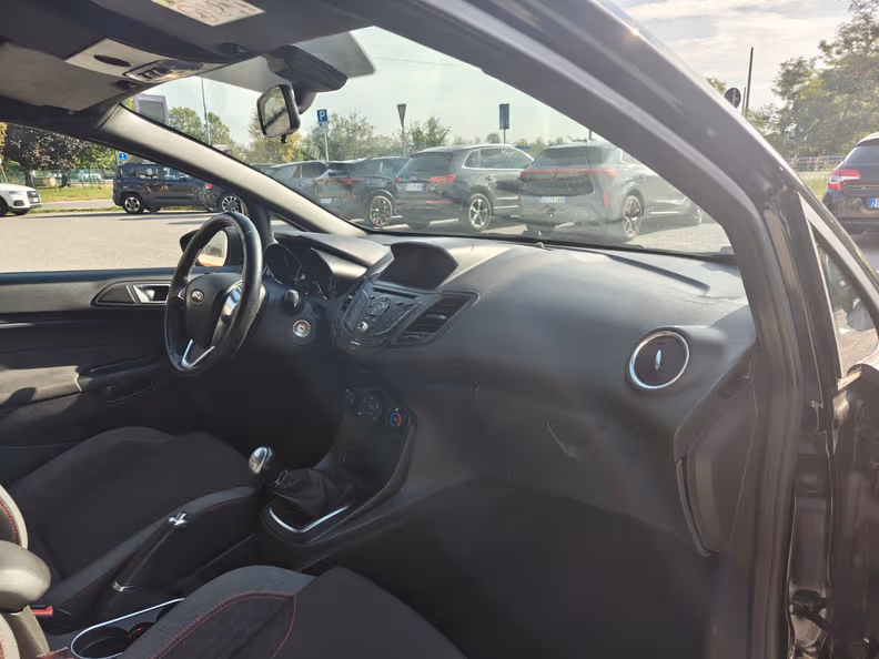Ford Fiesta - 22