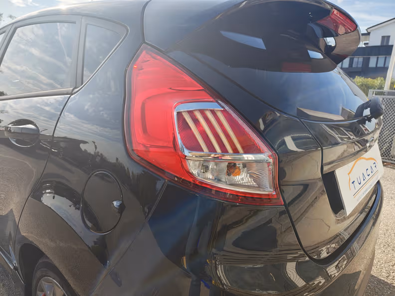 Ford Fiesta - 12