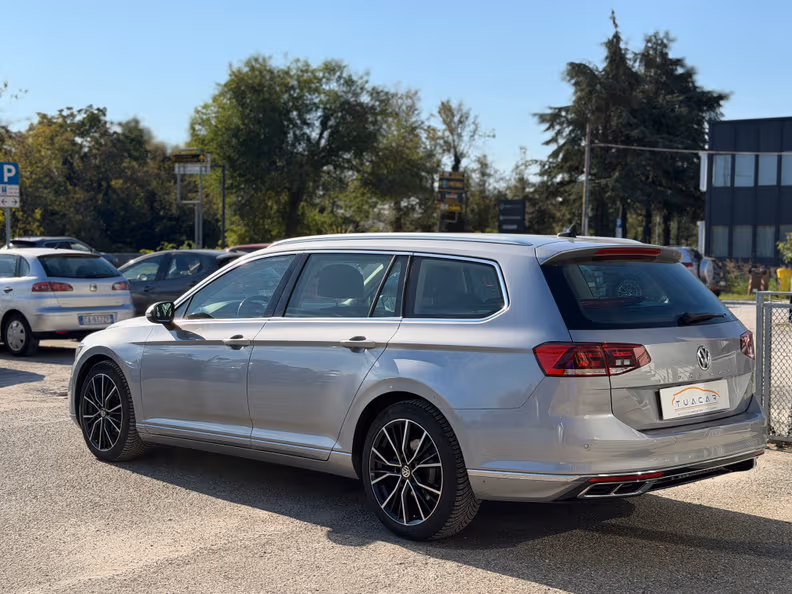 Volkswagen Passat - 3