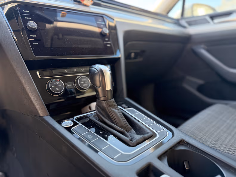 Volkswagen Passat - 18