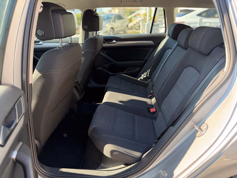 Volkswagen Passat - 22