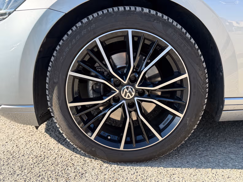 Volkswagen Passat - 9