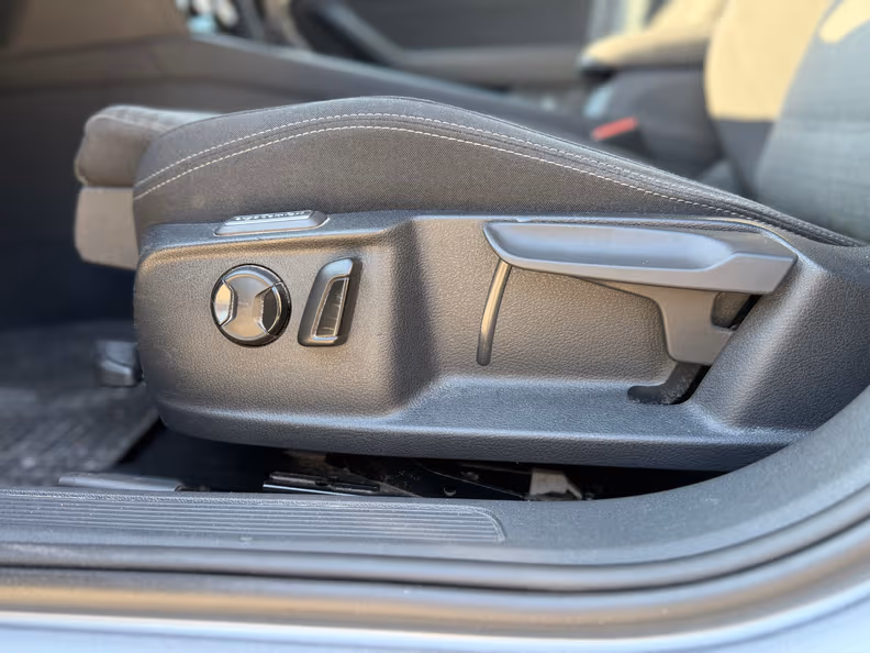 Volkswagen Passat - 13