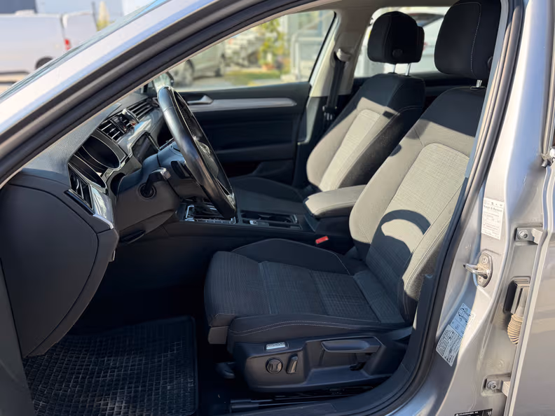 Volkswagen Passat - 12