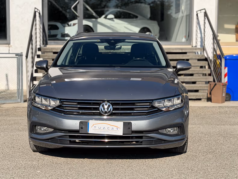 Volkswagen Passat - 8
