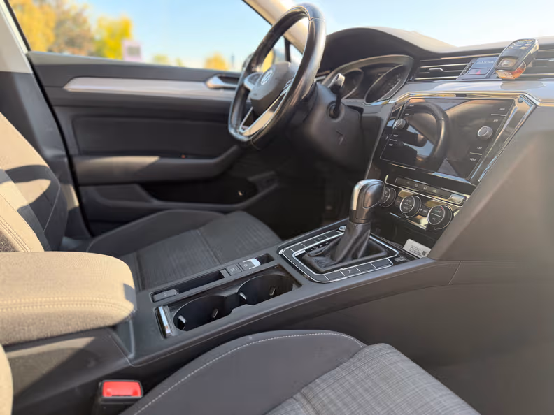 Volkswagen Passat - 19
