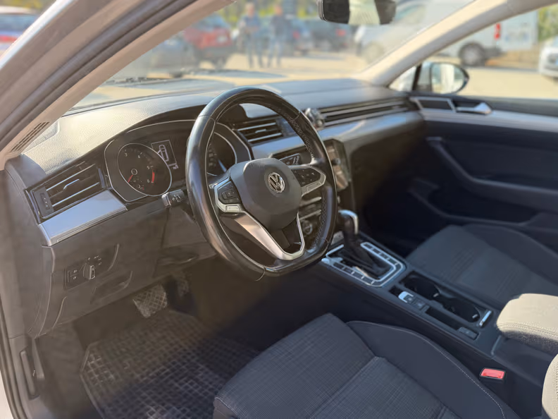 Volkswagen Passat - 14