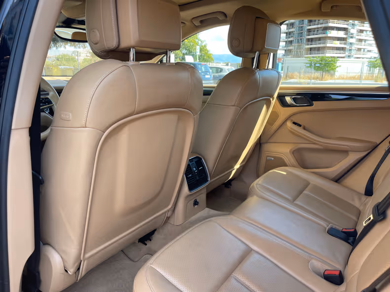 Porsche Macan - 28
