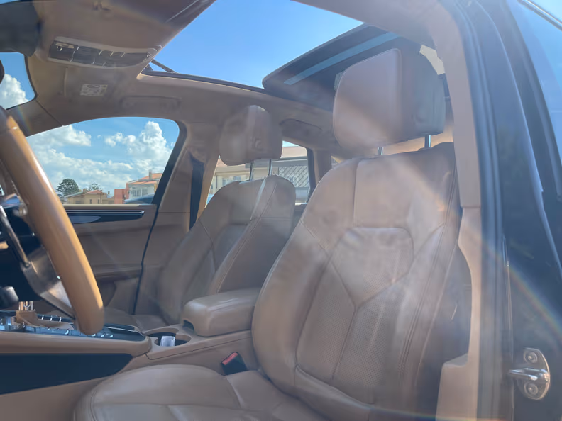 Porsche Macan - 25
