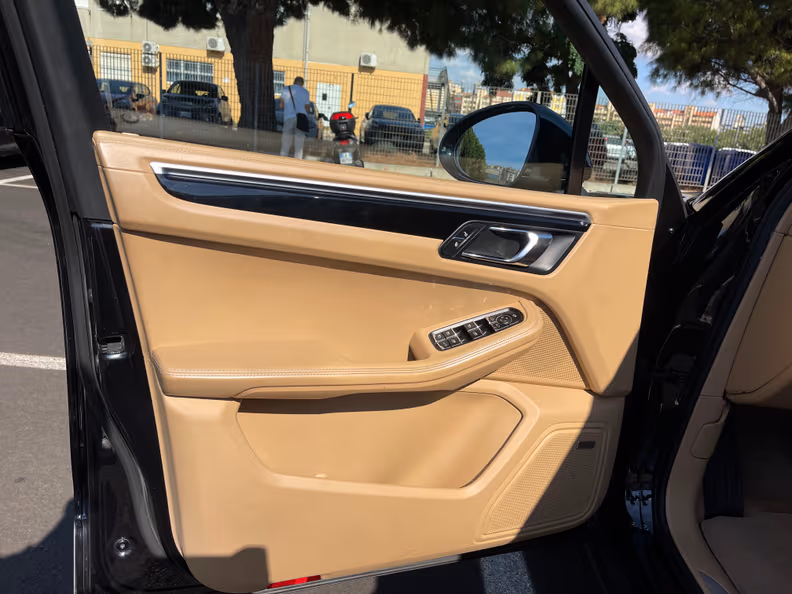 Porsche Macan - 20