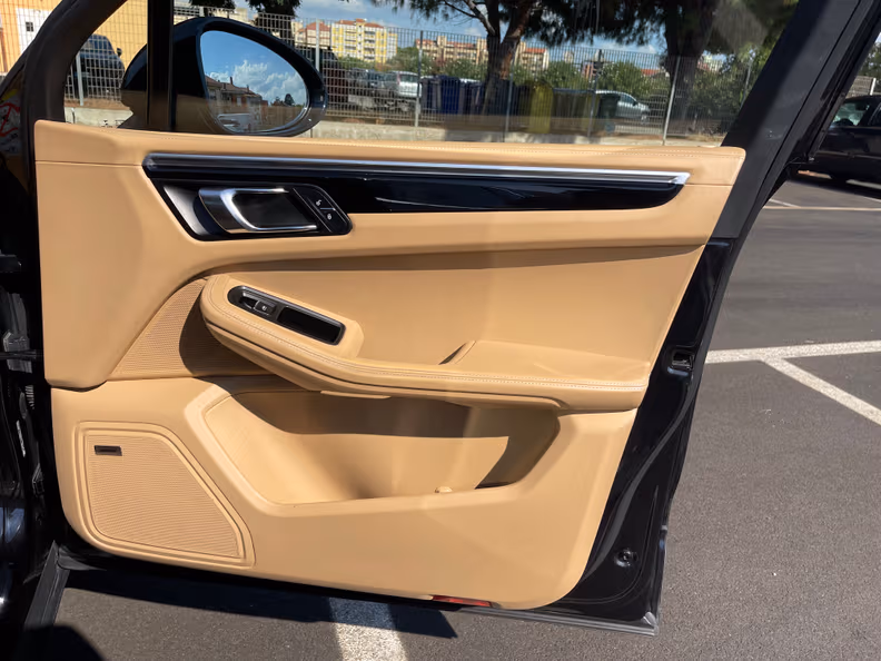 Porsche Macan - 31