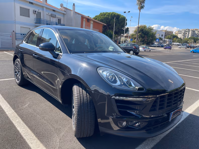 Porsche Macan - 2