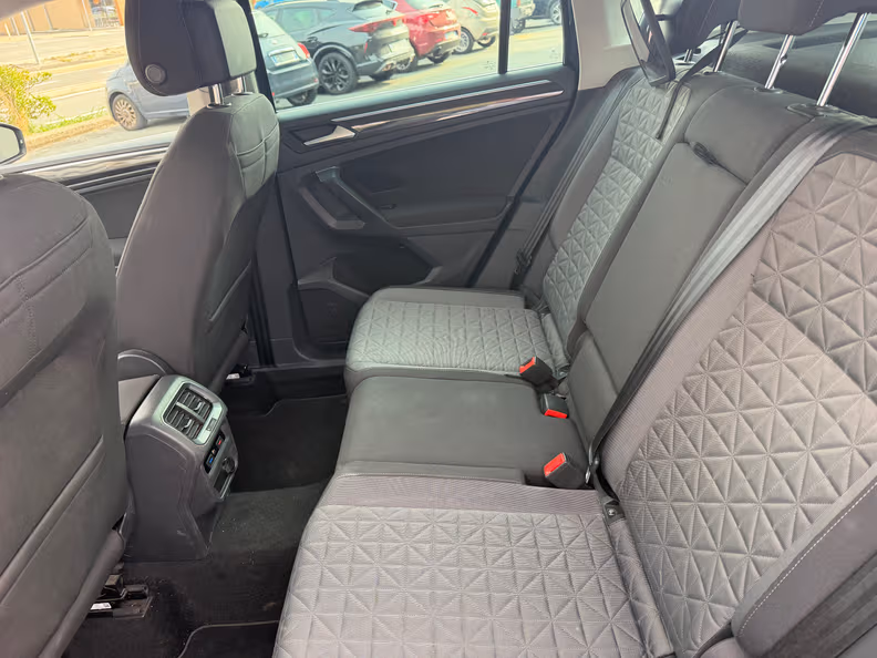 Volkswagen Tiguan - 14