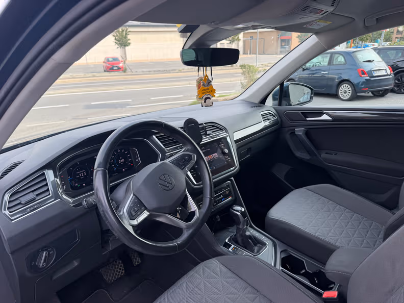 Volkswagen Tiguan - 8