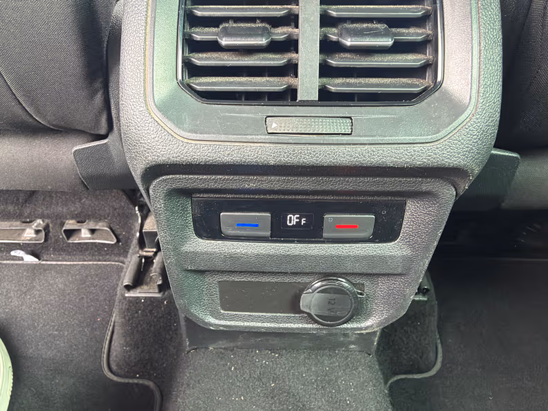 Volkswagen Tiguan - 32