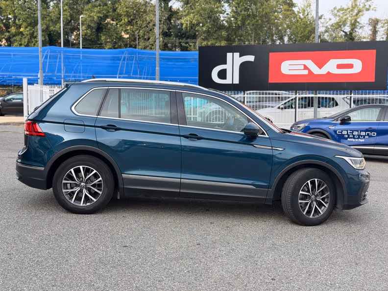 Volkswagen Tiguan - 39