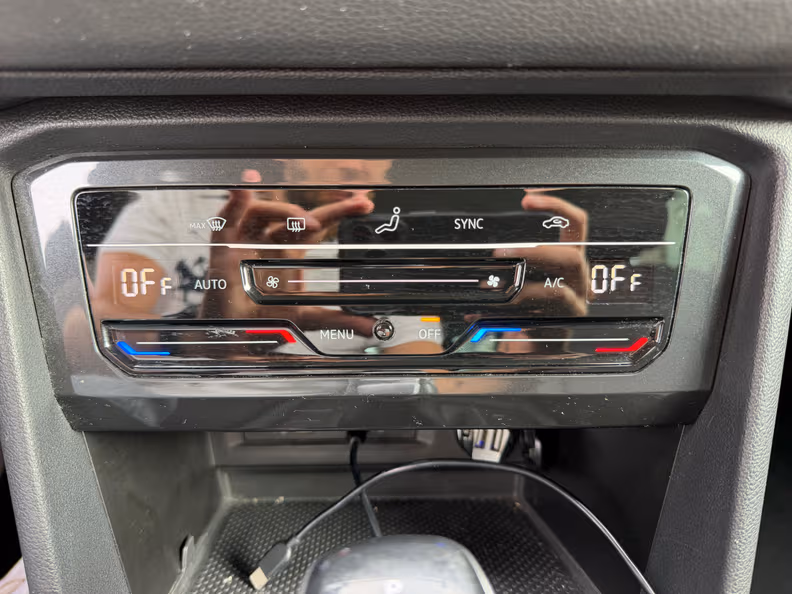 Volkswagen Tiguan - 23
