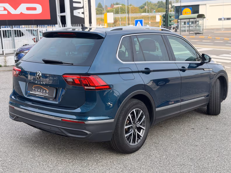 Volkswagen Tiguan - 4