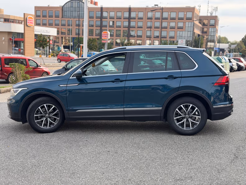 Volkswagen Tiguan - 35