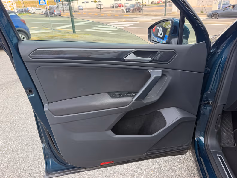 Volkswagen Tiguan - 29