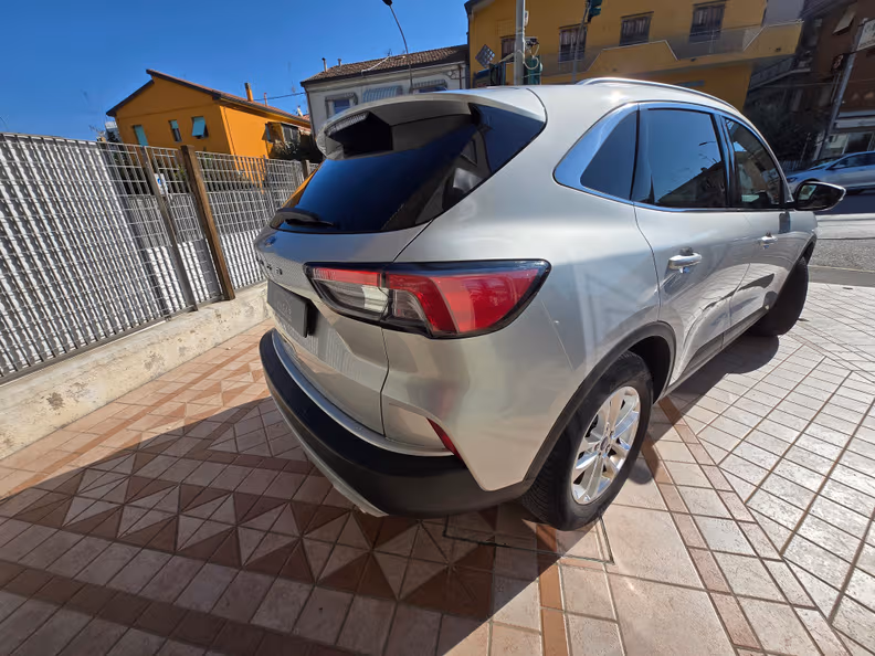 Ford Kuga - 4
