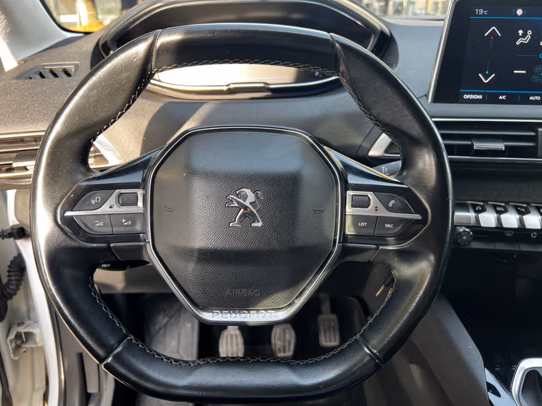 Peugeot 3008 - 16
