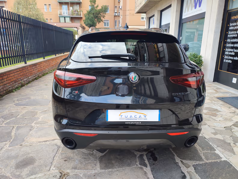Alfa Romeo Stelvio - 3