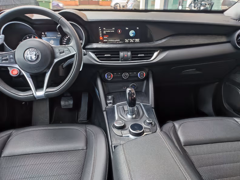 Alfa Romeo Stelvio - 10