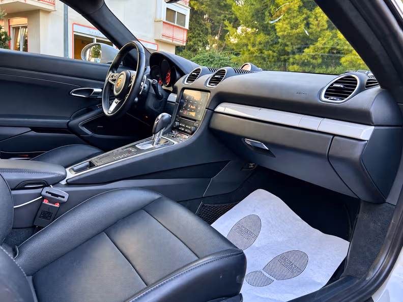Porsche 718 - 17