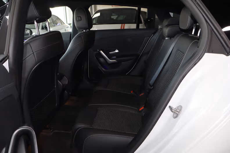 Mercedes-Benz CLA - 11