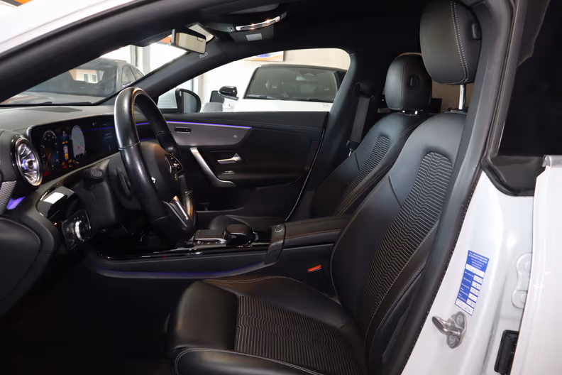 Mercedes-Benz CLA - 12
