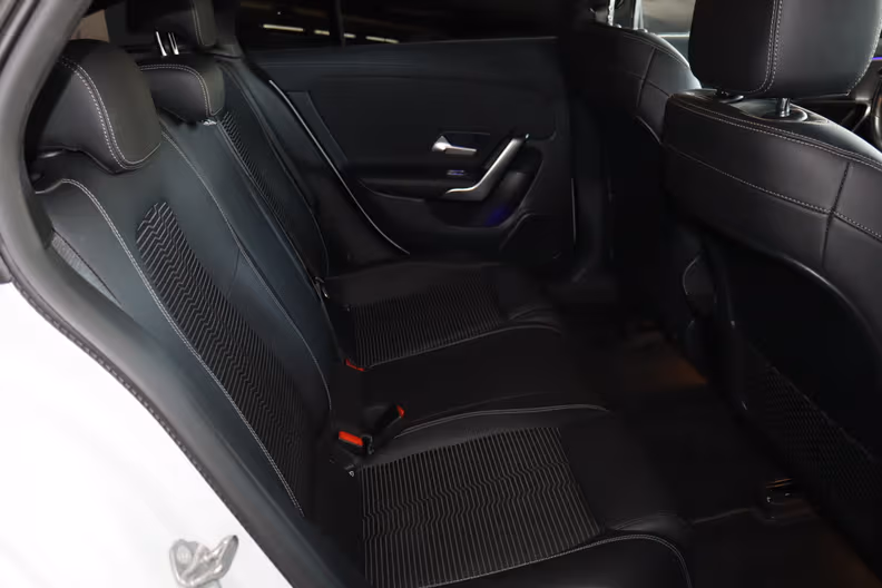 Mercedes-Benz CLA - 16