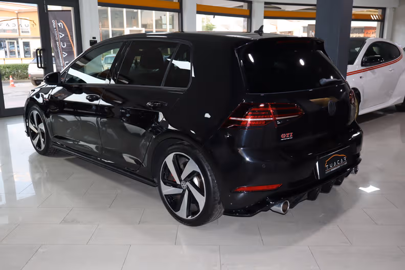 Volkswagen Golf - 4