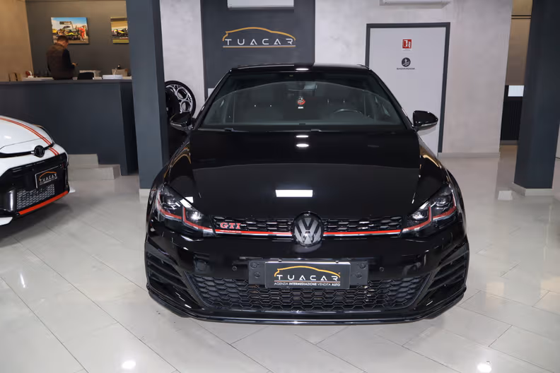 Volkswagen Golf - 2