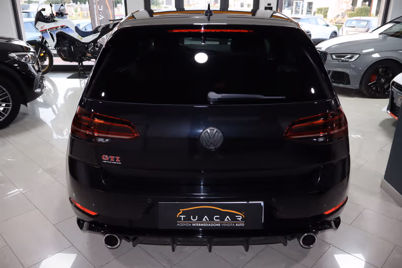 Volkswagen Golf - 5