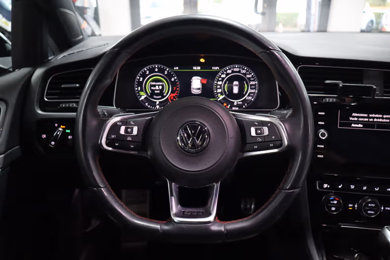 Volkswagen Golf - 7
