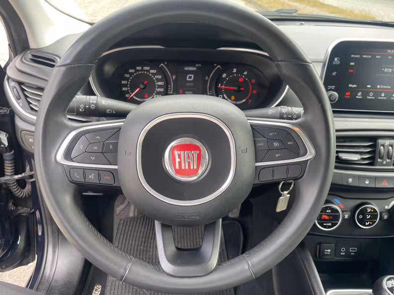 Fiat Tipo - 12