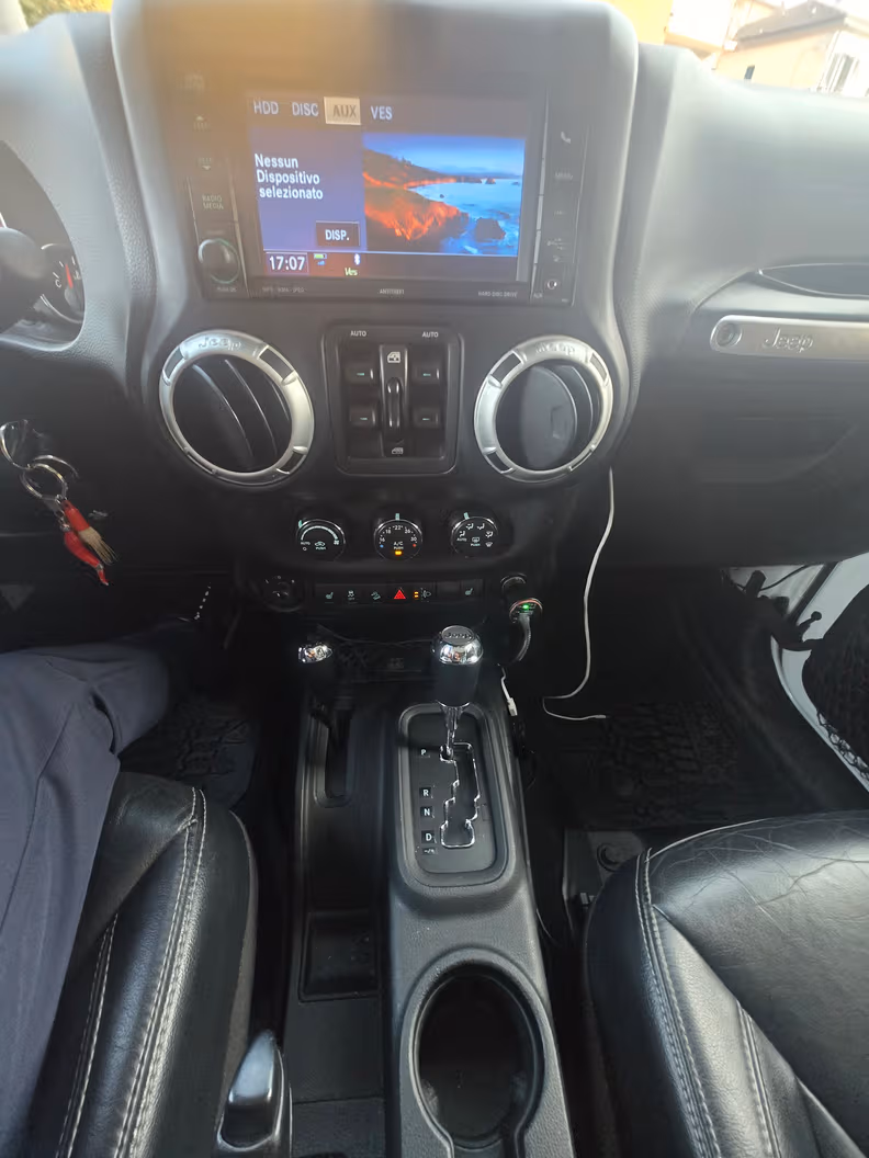 Jeep Wrangler - 13
