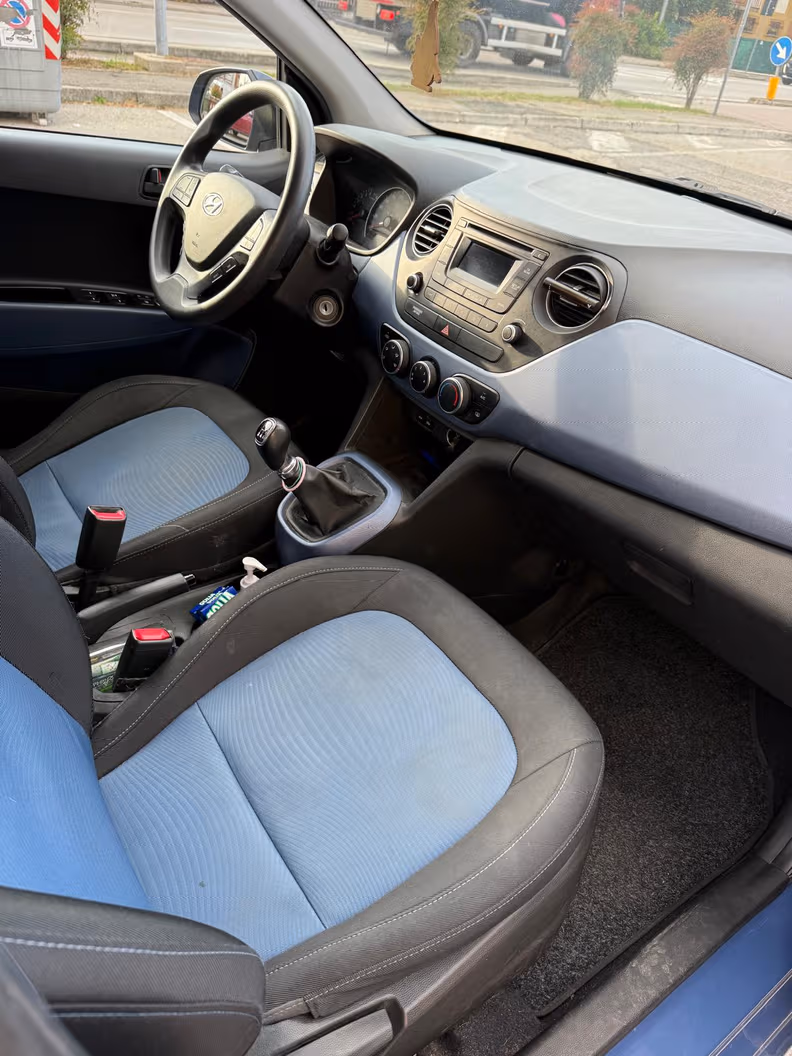 Hyundai i10 - 10