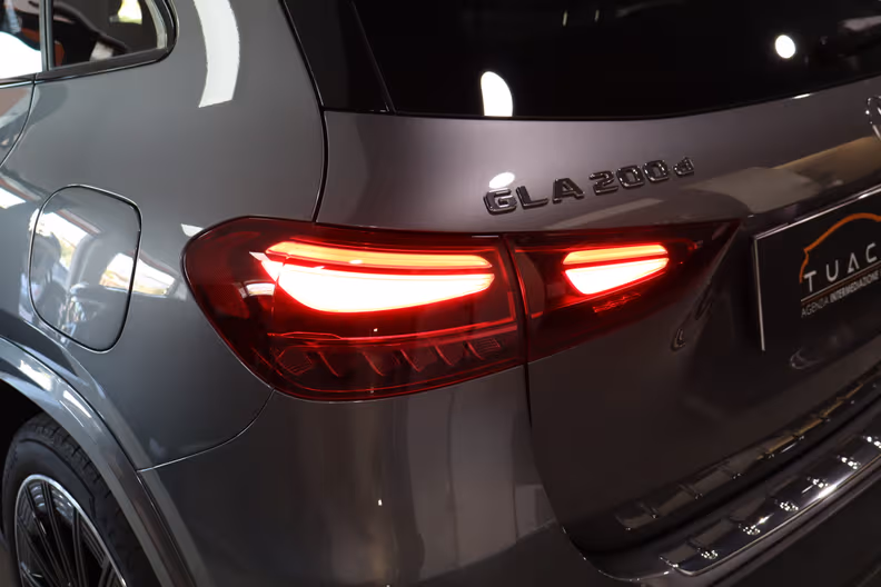 Mercedes-Benz GLA - 16