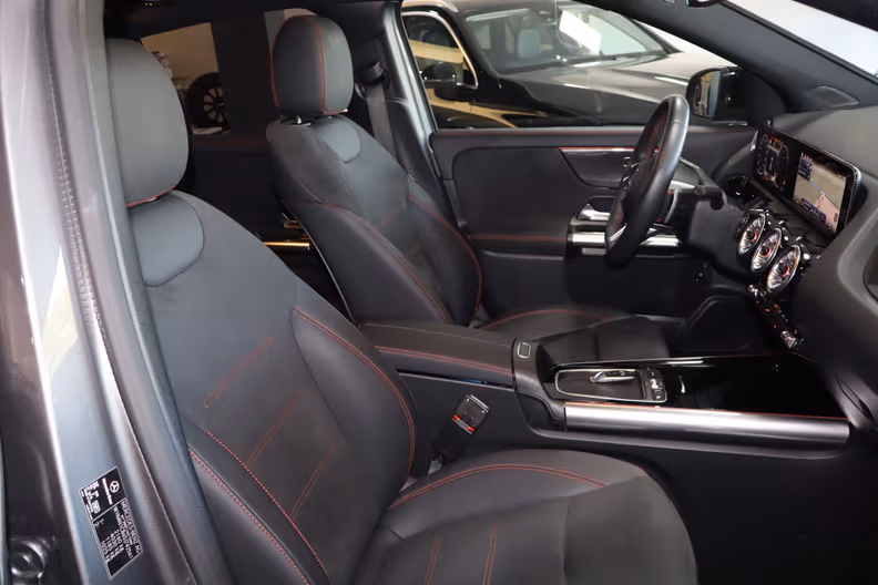 Mercedes-Benz GLA - 11