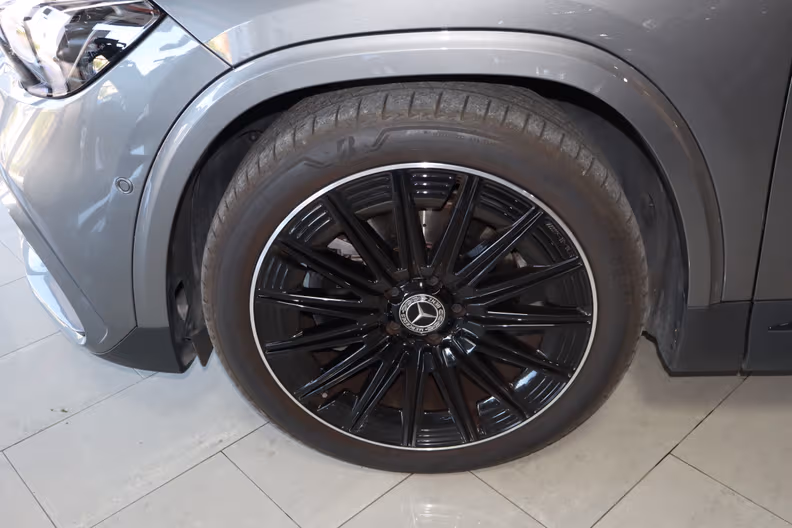Mercedes-Benz GLA - 21