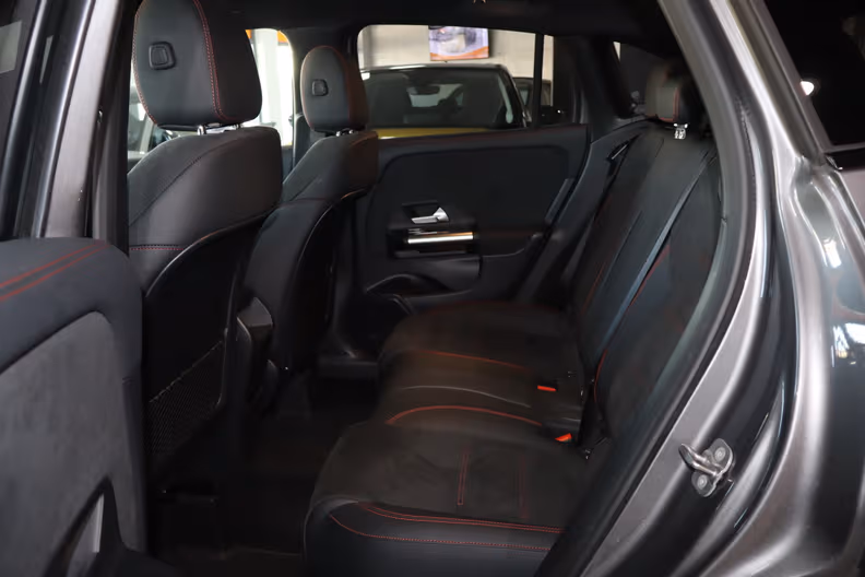 Mercedes-Benz GLA - 20