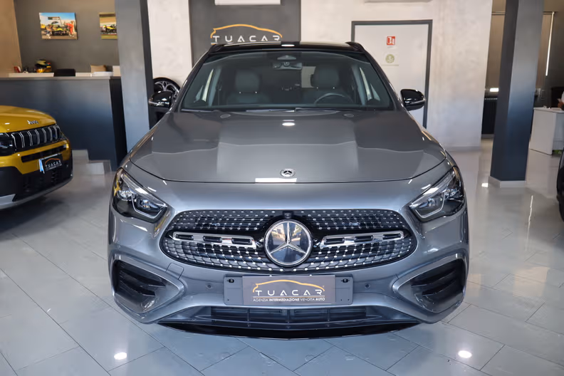 Mercedes-Benz GLA - 2