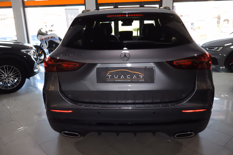 Mercedes-Benz GLA - 5
