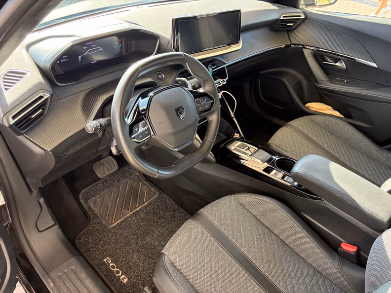 Peugeot 2008 - 10
