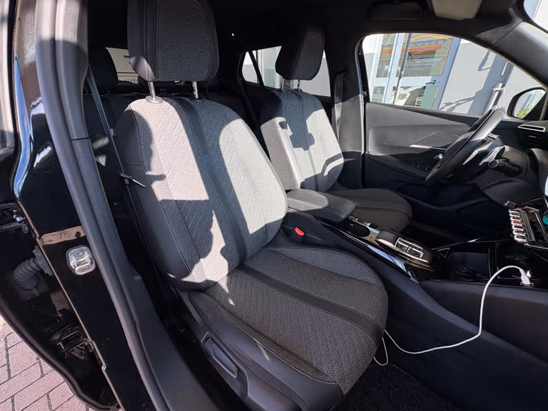 Peugeot 2008 - 13