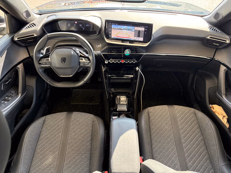 Peugeot 2008 - 4