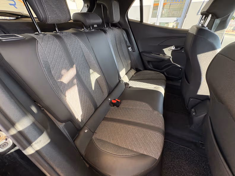 Peugeot 2008 - 21