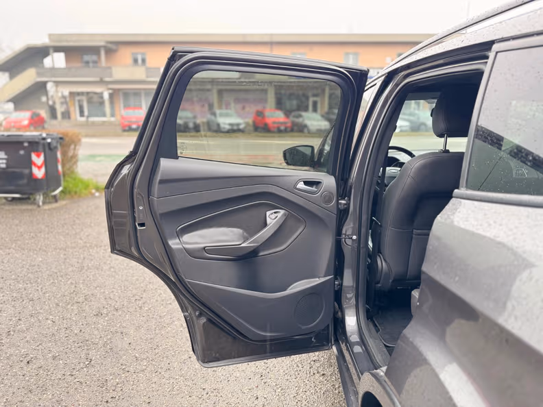 Ford Kuga - 19